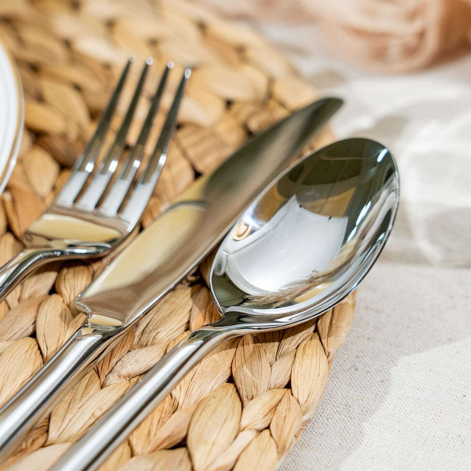 20-Piece Stainless Steel Flatware Set – Modern Silverware Set for 4 - Image 4